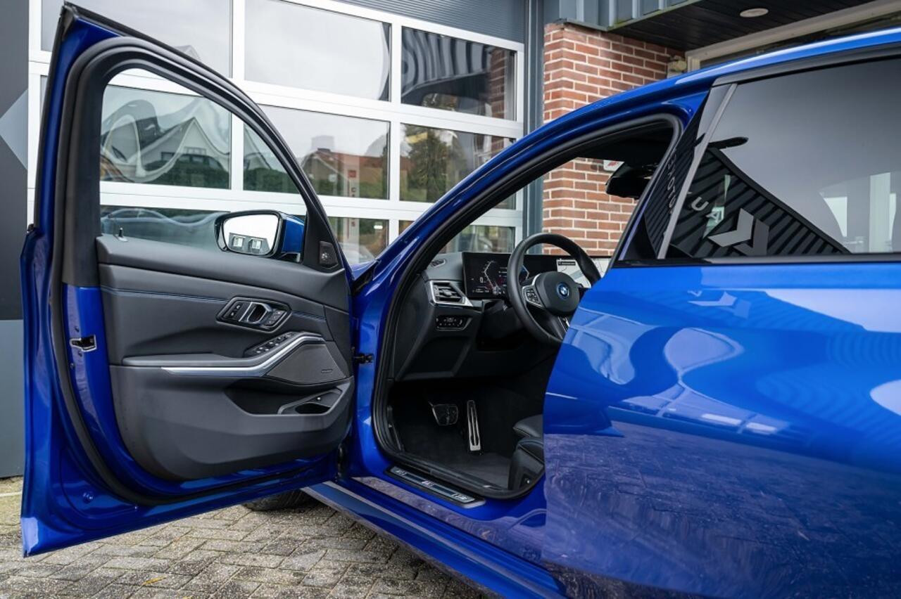 BMW 3-SERIE 330e xDrive M Sport | Shadow | Harman/Kardon | Keyless | Memory | Camera | Elek. trekhaak | ACC | 19' inch |