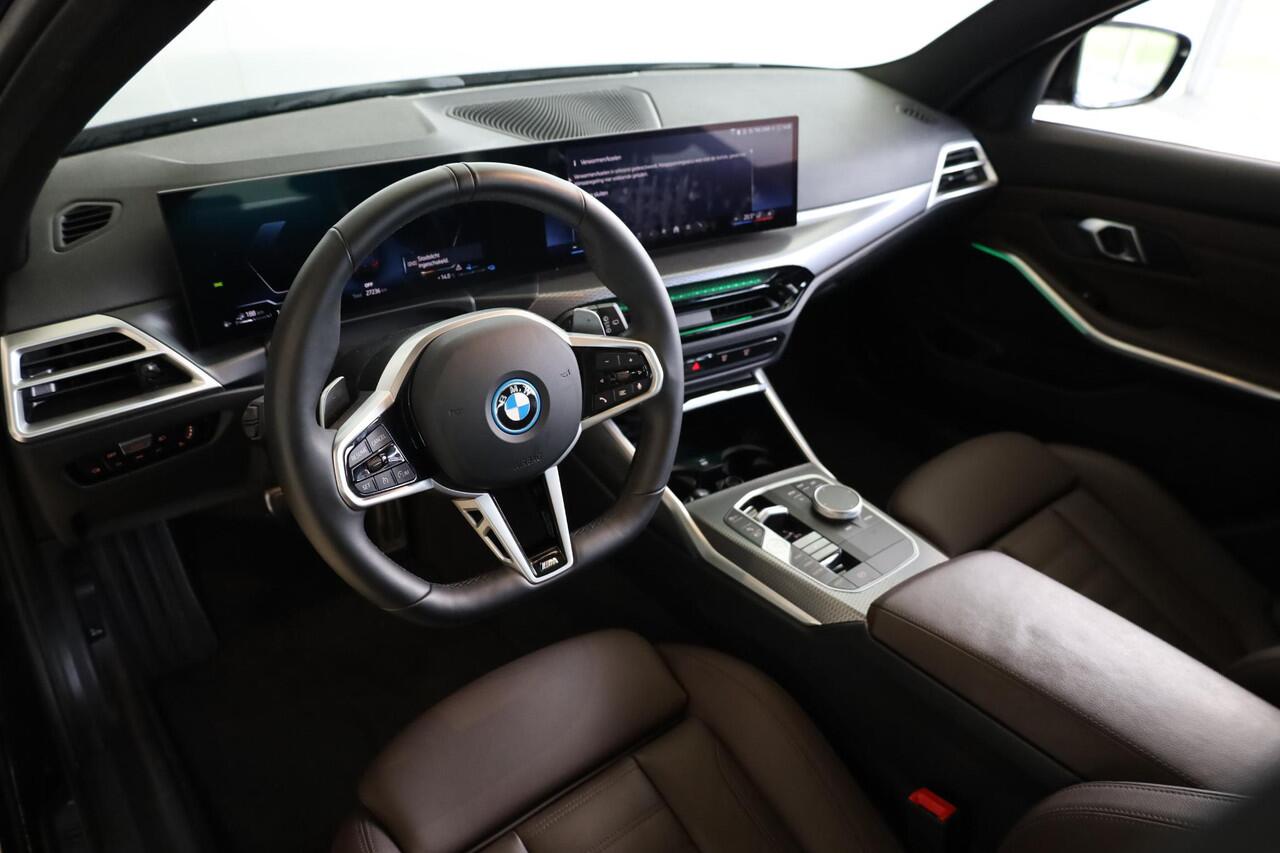 BMW 3-SERIE Touring 330e xDrive | M Sportpakket Pro | LED verlichting pakket | Panorama Dak | Trekhaak