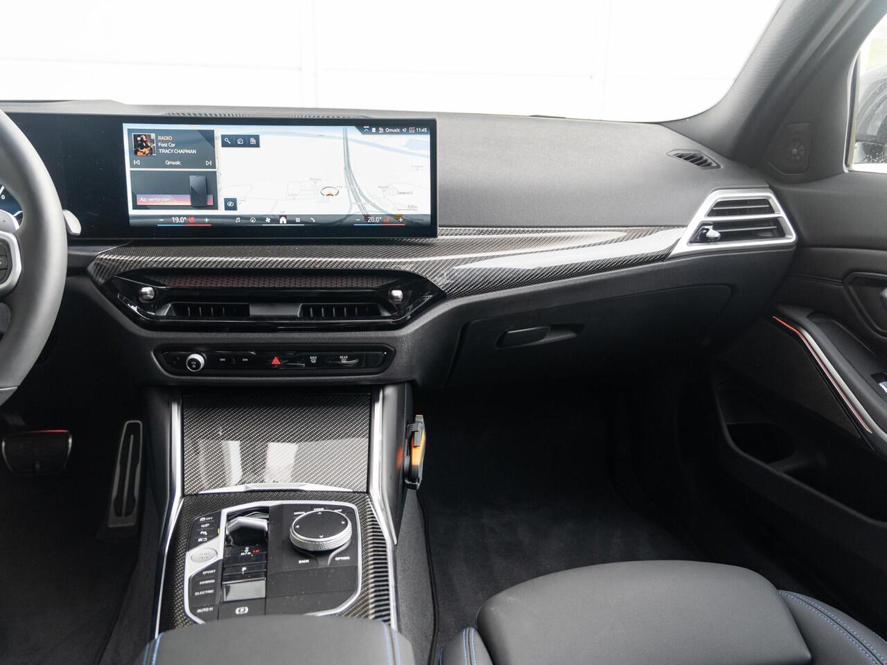 BMW 3-SERIE Touring 330e | M Sportpakket Pro | Innovation Pack | Verwarmd Stuurwiel | Comfort Access | Panoramadak | Stoelverwarming | Harman Kardon | Trekhaak