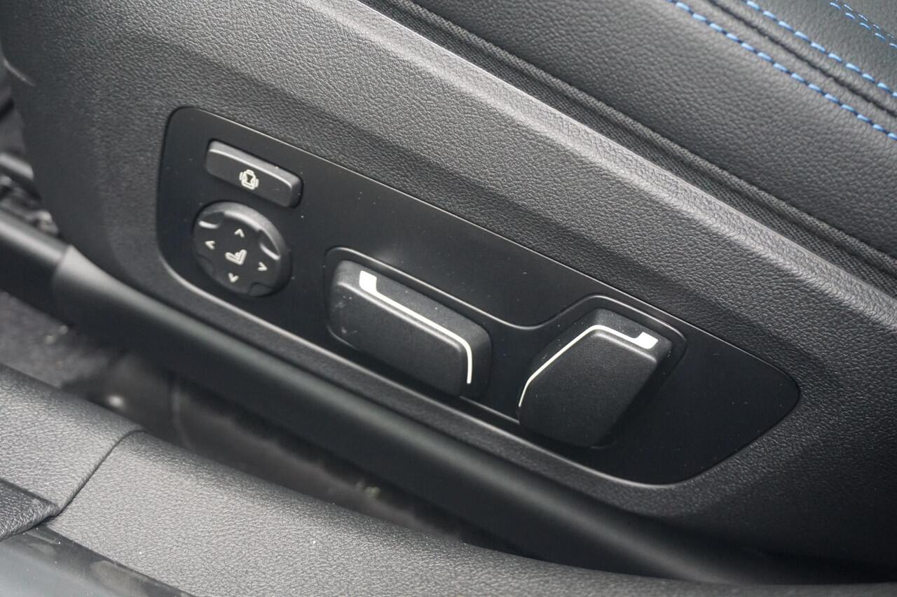 BMW 3-SERIE Touring 330e M Sportpakket Pro 19'' / Harman Kardon / Panoramadak / Driving Assistant Professional