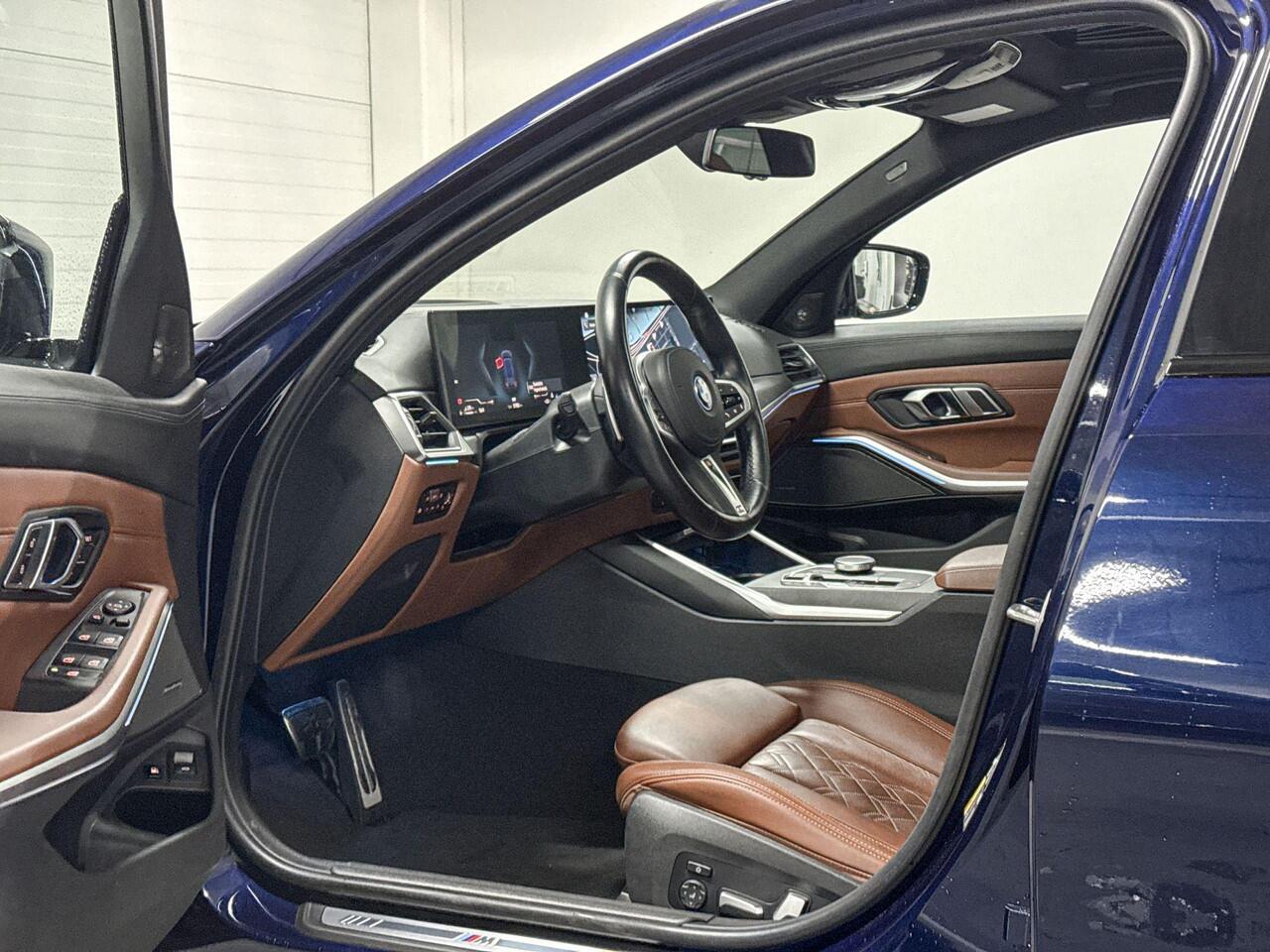 BMW 3-SERIE Touring 330e xDrive M Sport | Panoramadak | Leder