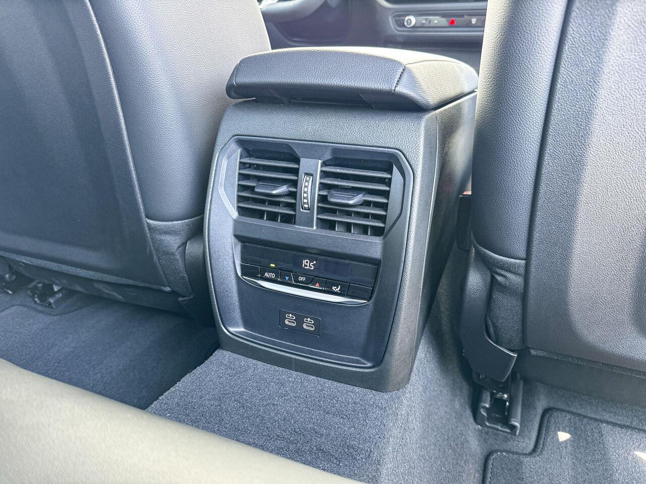 BMW 3-SERIE Sedan 330e