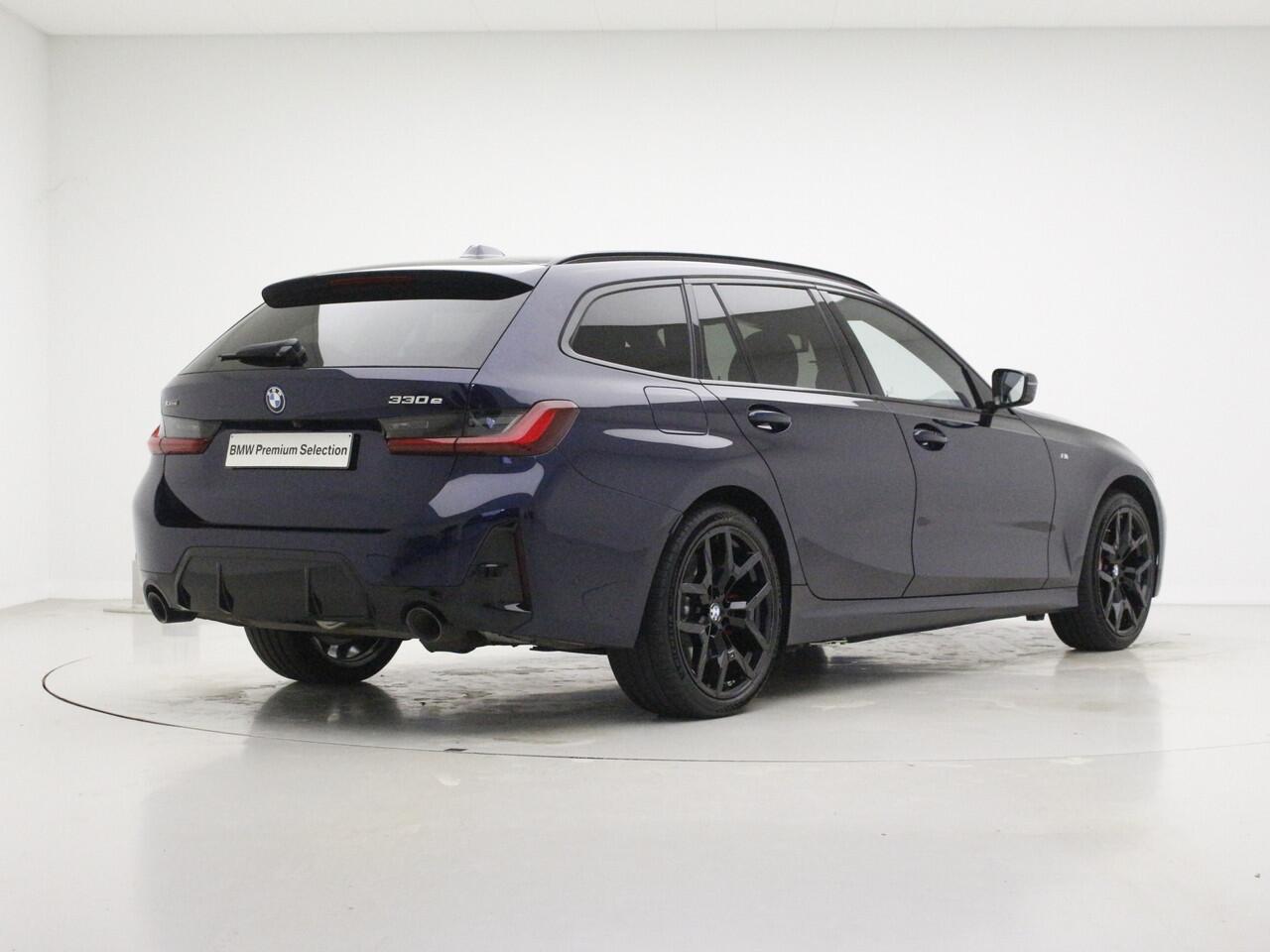 BMW 3-SERIE Touring 330e xDrive M-Sport Pro | Panorama | CoPilot | Harman Kardon | Trekhaak | Memory | 19" Jet Black