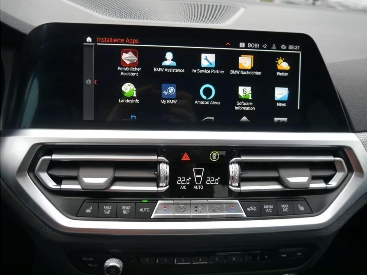 BMW 3-SERIE 330iA M-SPORT Pro ** LED, LC Prof, SCHUIF/KANTEL, ACC, 19-inch LMV, HuD, TREKH ** ¤ 23.650,= onder NP - 1e EIG - UNFALLFREI ** ** INFORMEER OOK NAAR ONZE AANTREKKELIJKE FINANCIAL-LEASE TARIEVEN **