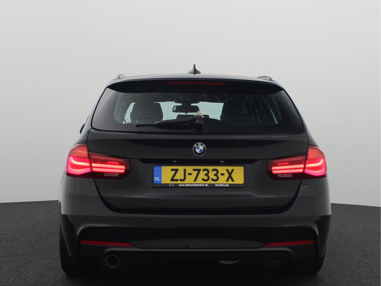 BMW 3-SERIE Touring 318i M Sport Corporate Lease AUTOMAAT / TREKHAAK / FULL LED / NAVI / CLIMA / STOELVERW / PDC / NL-AUTO