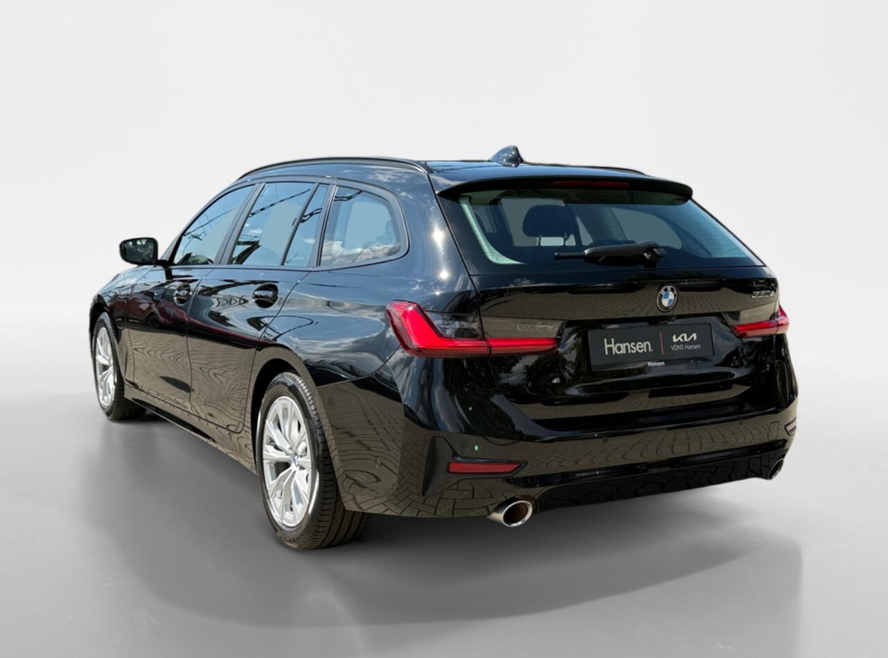 BMW 3-SERIE 330e High Executive I Panoramadak I Leder I Head-up