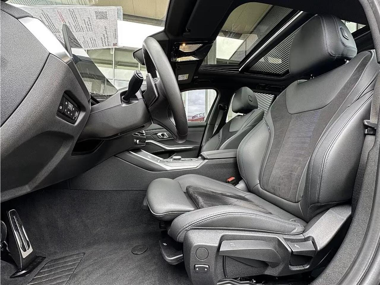 BMW 3-SERIE Touring 330e M-SPORT ** ADAPT. LED, HALF-LEDER, HuD, ACC, SHADOW LINE, H&K SOUND, 19-inch LMV ** 1e EIG - UNFALLFREI ** ** INFORMEER OOK NAAR ONZE AANTREKKELIJKE FINANCIAL-LEASE TARIEVEN **