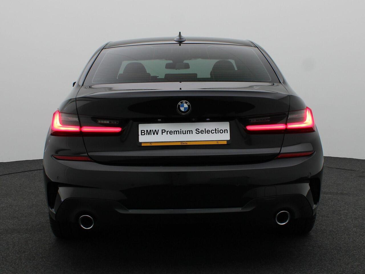 BMW 3-SERIE Sedan 330e High Executive | M Sportpakket | Audio Media Pack | Parking Pack | DAB | HiFi | 18''