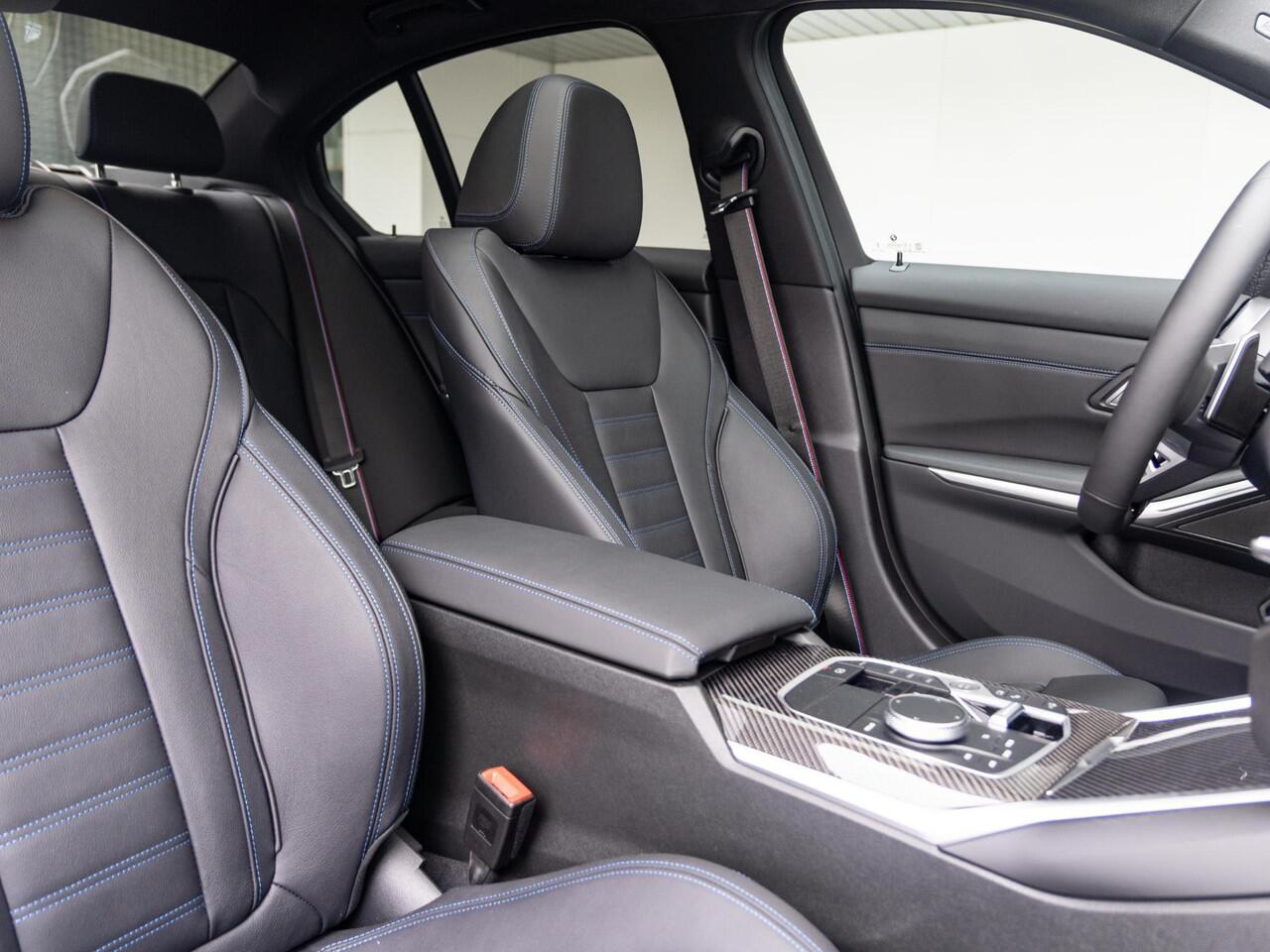 BMW 3-SERIE Sedan 330e | M Sportpakket Pro | Verwarmd Stuurwiel | Comfort Access | Achteruitrijcamera | Schuif-/kanteldak | Stoelverwarming | Harman Kardon | Trekhaak