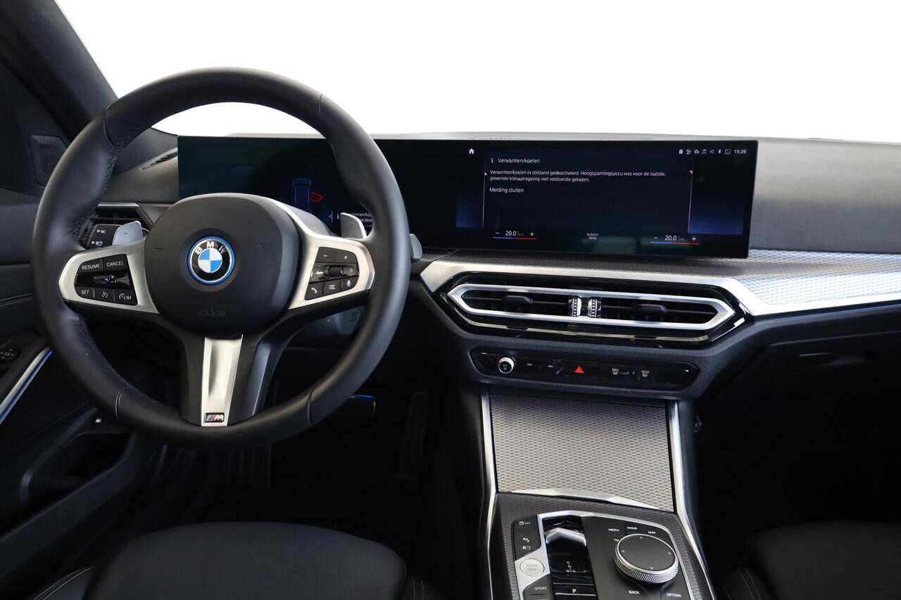 BMW 3-SERIE Touring 320e | M Sportpakket | Entertainment Pack | Travel Pack