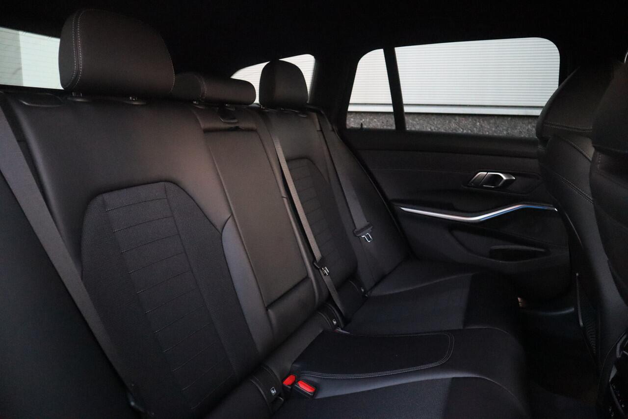 BMW 3-SERIE Touring 330e Sport Line / SOH 95% / Hifi / Camera / Sportstoelen /
