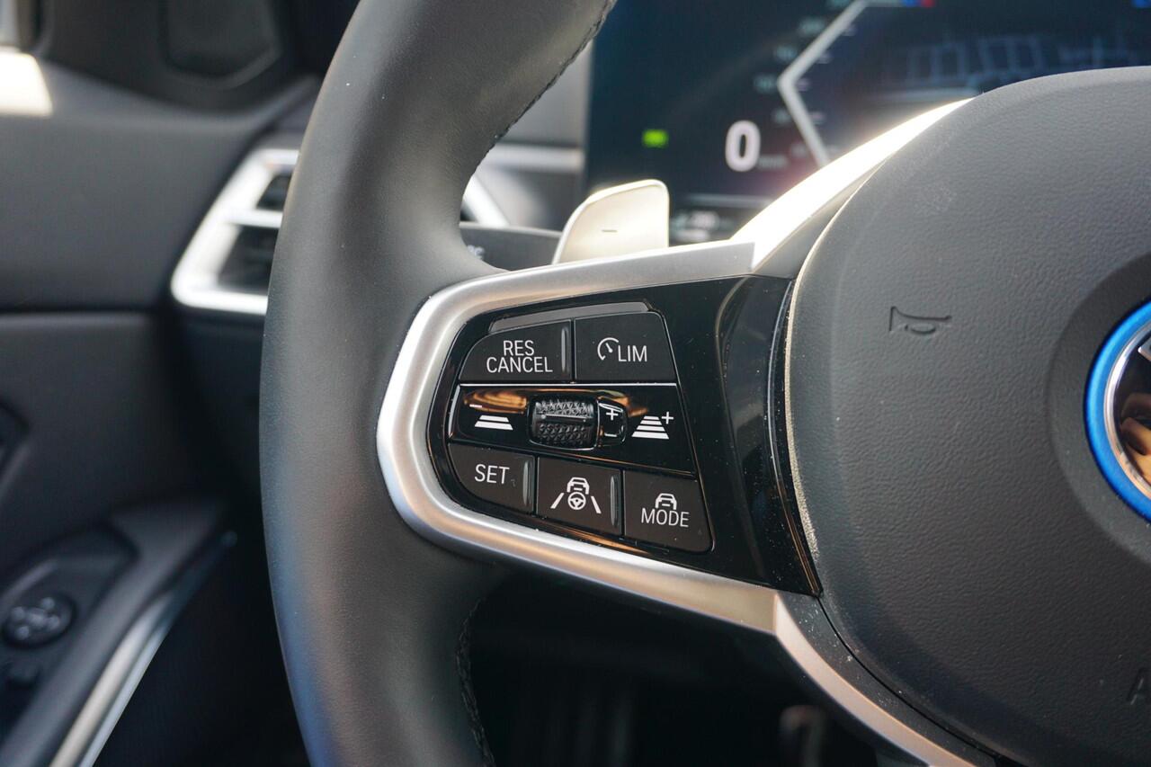 BMW 3-SERIE Touring 330e M Sport Pro | Innovation Pack / HIFI / BMW Live Cockpit Professional / Driving Assistant Professional