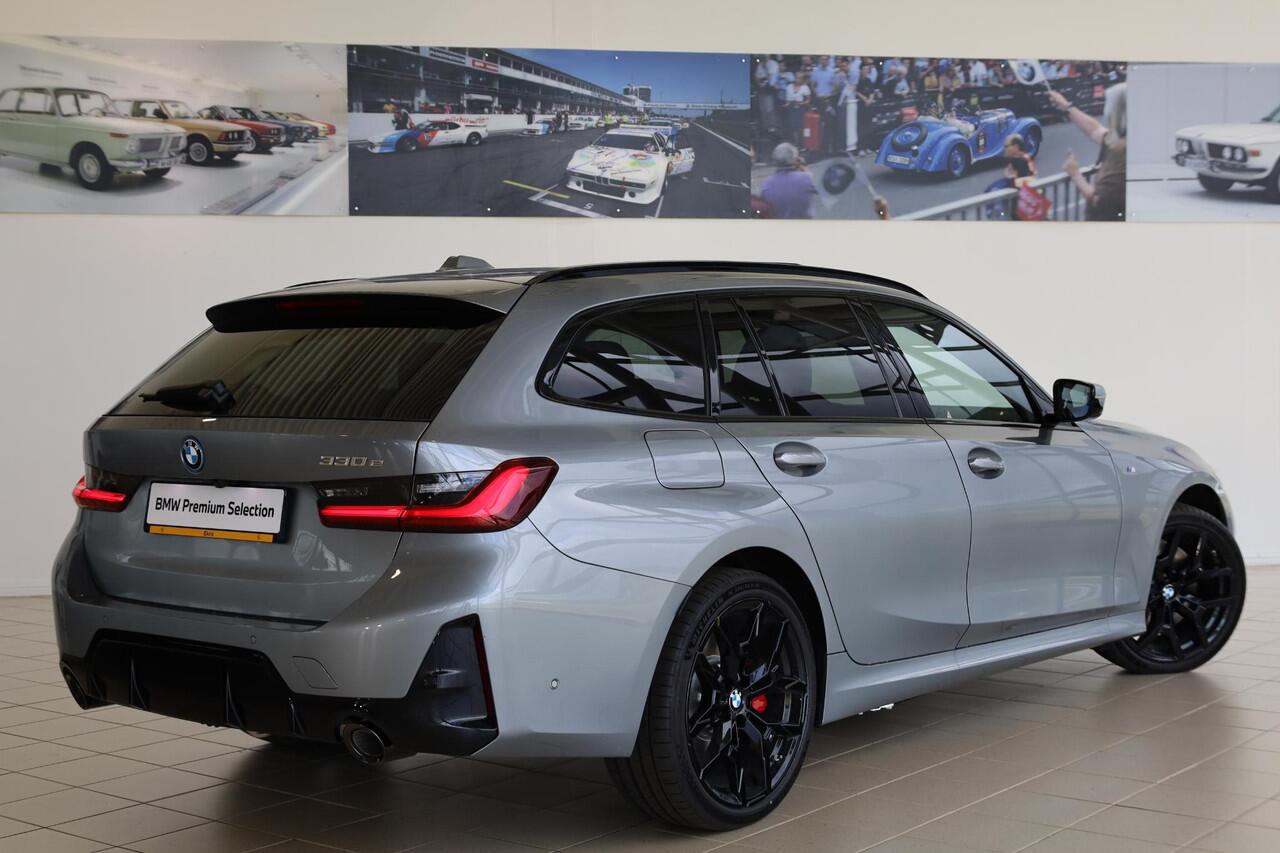 BMW 3-SERIE Touring 330e M Sportpakket Pro | Panoramadak | Active Cruise Control | Elektr. Trekhaak