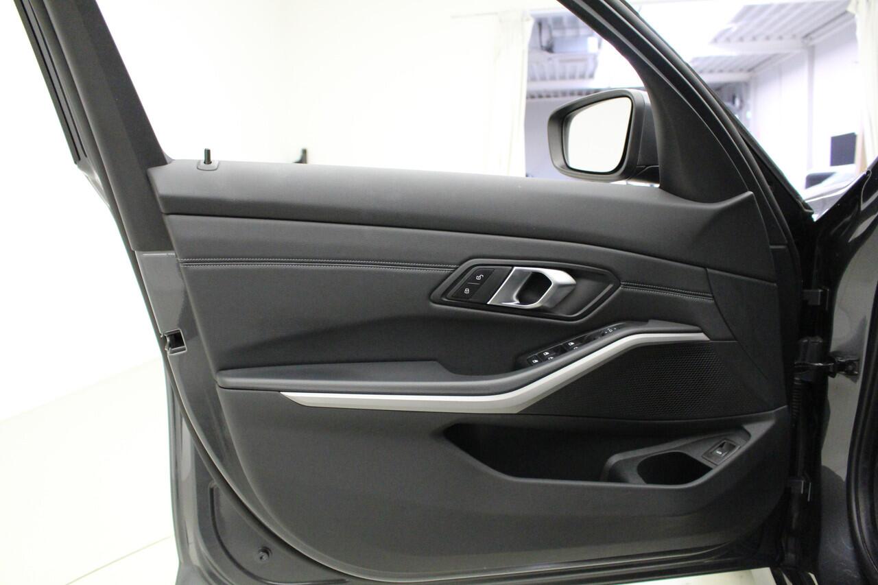 BMW 3-SERIE Touring 320i Executive | Live Cockpit | Trekhaak | Voorbereiding Driving Assistance | CarPlay | Hedin BMW Dealer | Incl. 12 maanden Bovag garantie