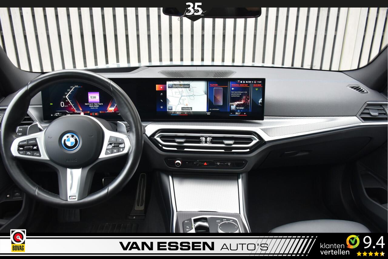 BMW 3-SERIE Touring 330e M-Sport Pano Laser Keyless Head-Up Camera Nette Auto!