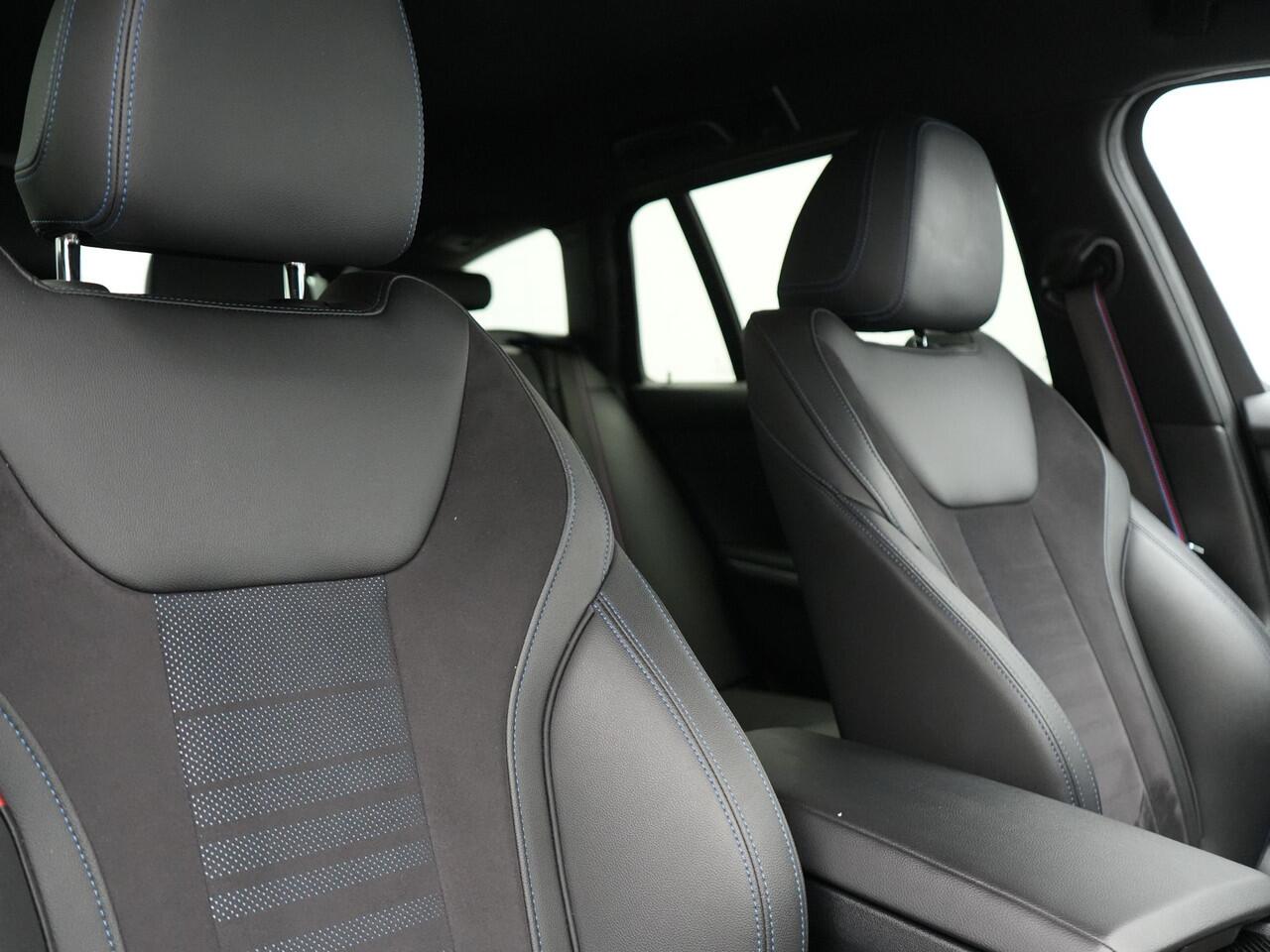 BMW 3-SERIE Touring 330e M Sport LCI Facelift Model Plug In Hybrid 292pk Dealer O.H PHEV | Widescreen Navi | Adaptive Cruise | Alcantara Sportstoelen Memory & Verwarmd | Camera | Sfeerverlichting | Apple Carplay | Blis | Keyless | DAB |