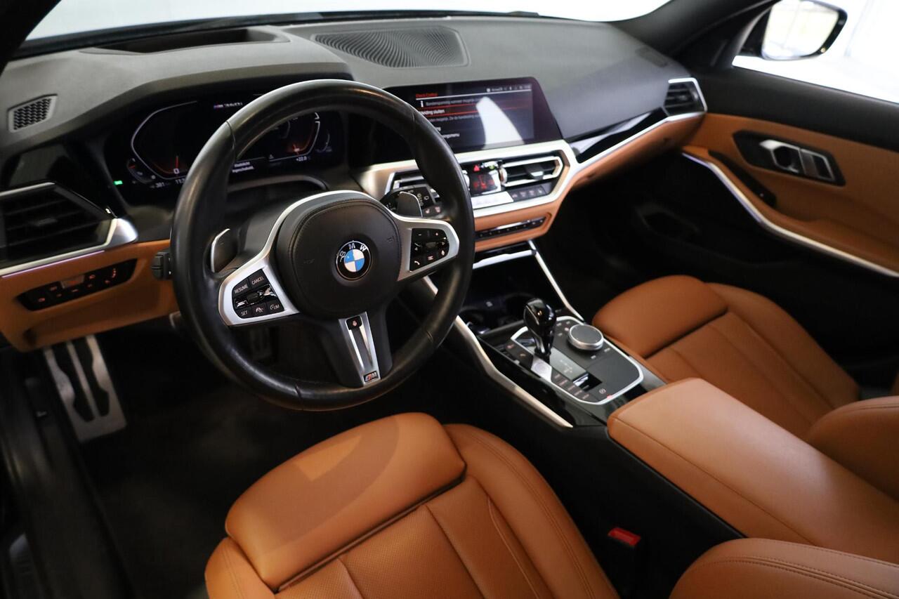 BMW 3-SERIE M340iA xDrive Touring | Head-Up Display | Stuurverwarming | Voorstoelen Verwarmd | Trekhaak