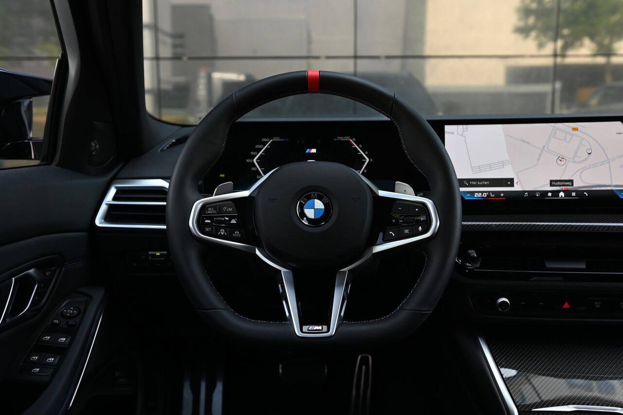 BMW 3-SERIE Touring M340d xDrive High Executive Automaat / Panoramadak / Trekhaak / Sportstoelen / M Adaptief onderstel / Comfort Access / Adaptieve LED / Parking Assistant Plus