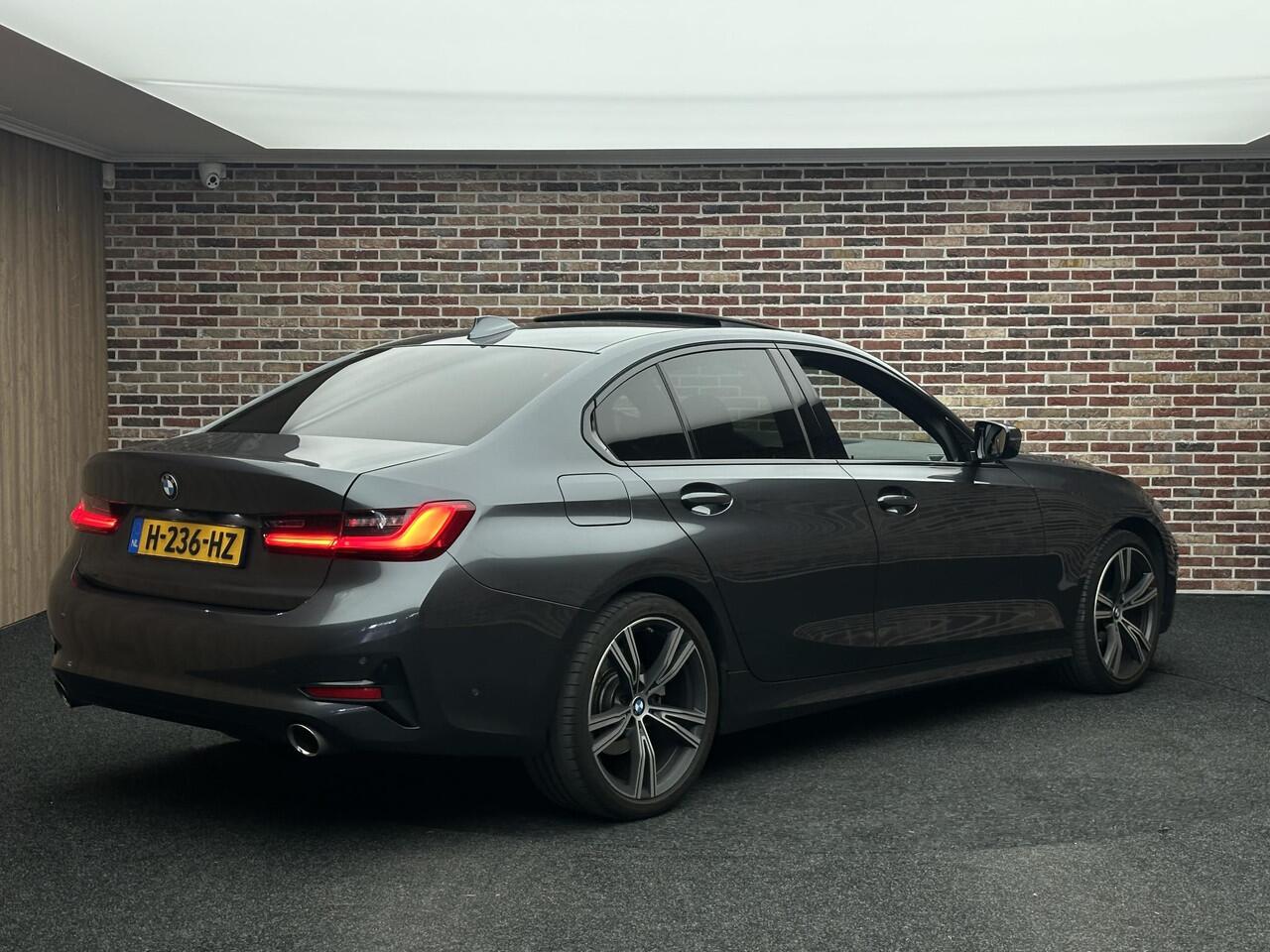 BMW 3-SERIE 320i High Executive Edition Open Dak Sfeer Led Camera NL Dealer BTW