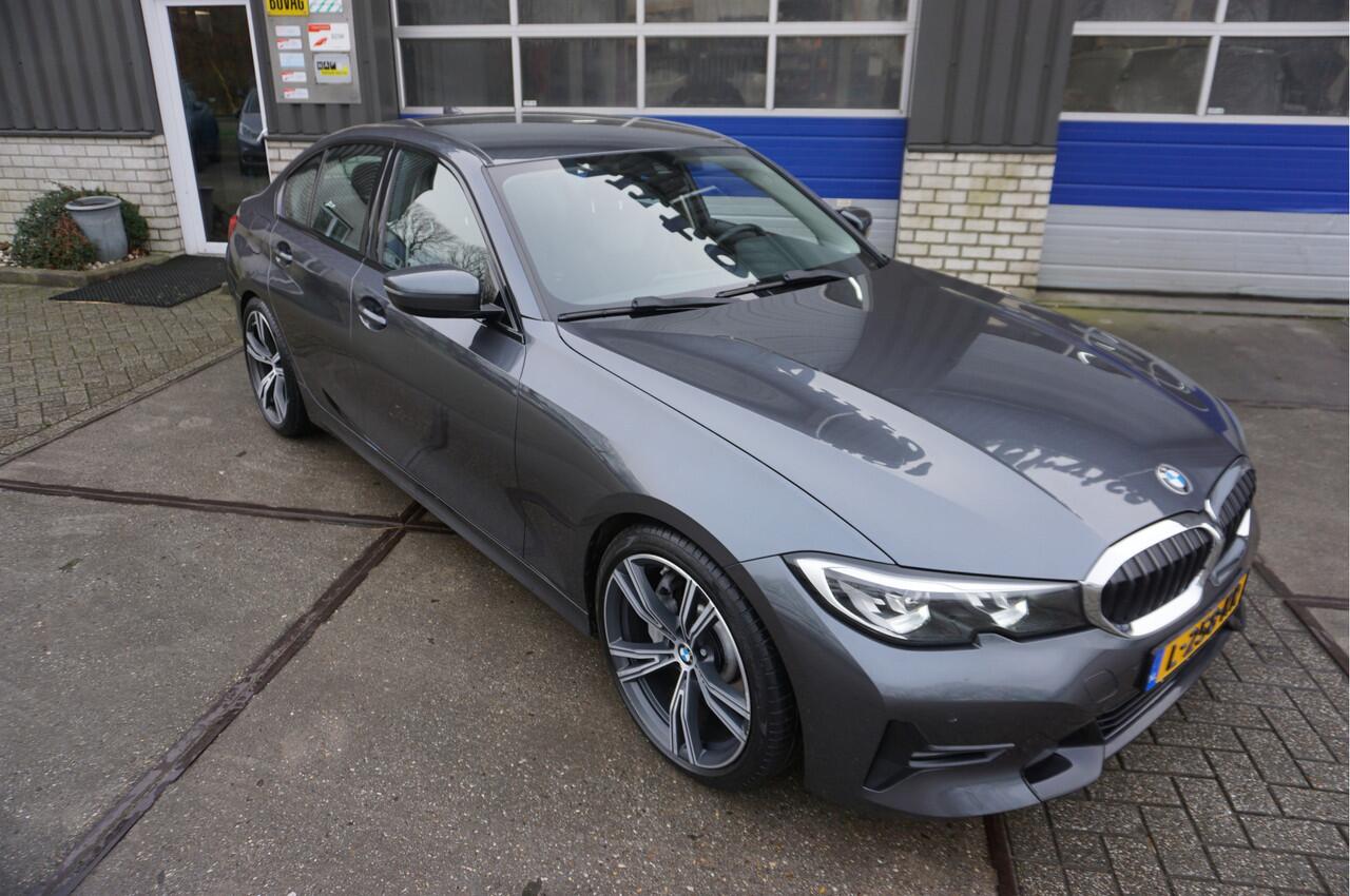 BMW 3-SERIE 330i High Executive Automaat