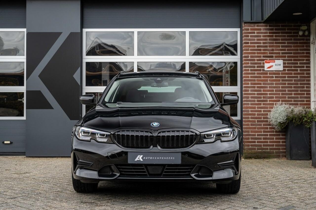 BMW 3-SERIE 330e xDrive | Sportline | Shadow | ACC | Elek. trekhaak | Parkeersenoren | Apple carplay | 17' Inch |
