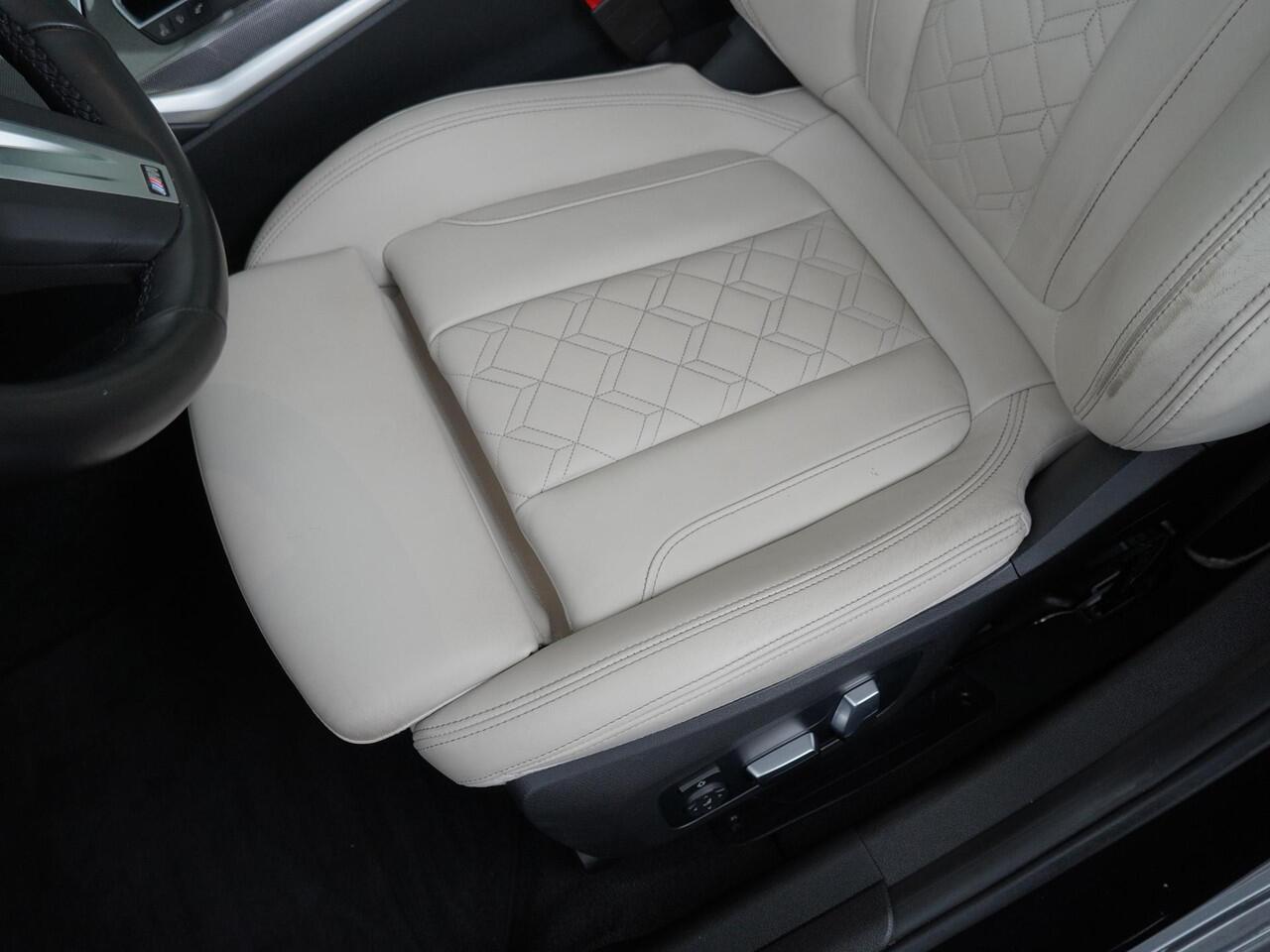 BMW 3-SERIE Touring M340i xDrive | Trekhaak | Head-Up | Panoramadak | Elektrische stoelen | Harman Kardon |