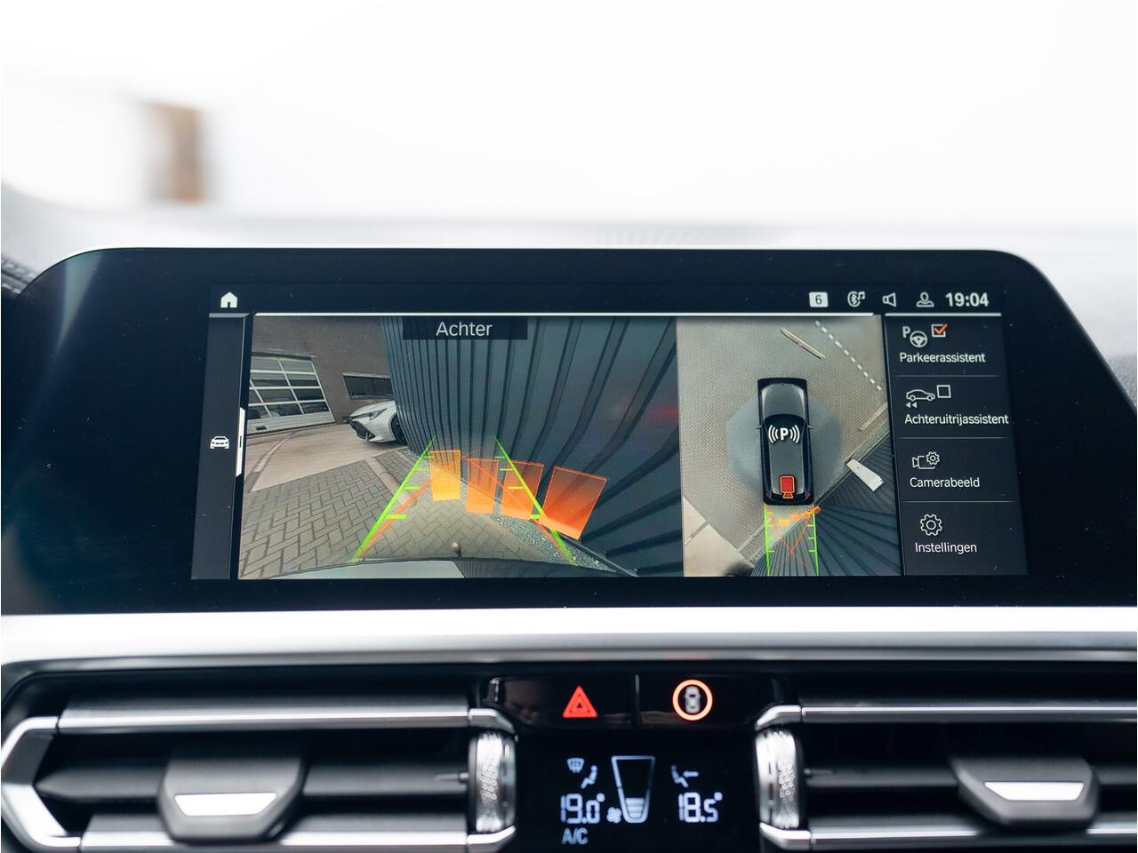 BMW 3-SERIE Touring M340i xDrive | Laser | 360 Camera | Trekhaak | Harman/Kardon | Head Up | Dodehoek sensoren | Prijs Rijklaar!!