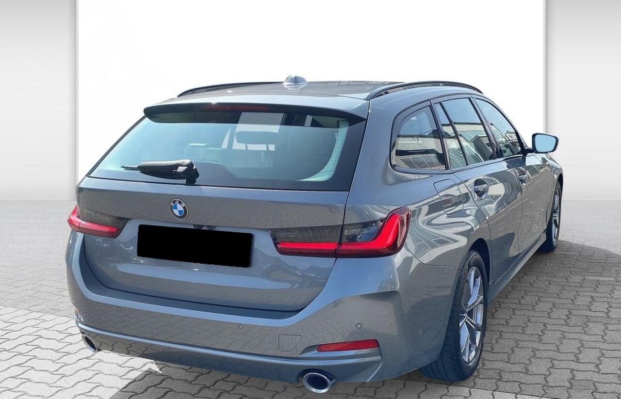 BMW 3-SERIE Touring 320d 190 PK Trekhaak Camera Keyless-Go LED EL. Stoelbediening