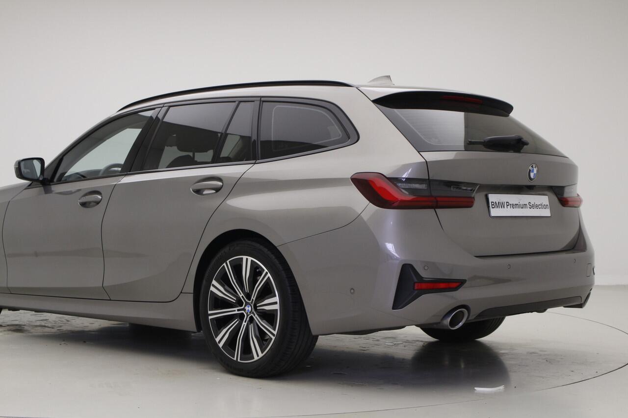 BMW 3-SERIE Touring 318i Sportline | Camera | Stoelverwarming | Hifi | Trekhaak |