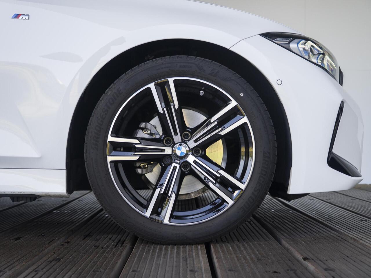 BMW 3-SERIE Touring 320i | M Sportpakket | Elektrisch verwarmde voorstoelen | Sportstoelen | Ekris Selection