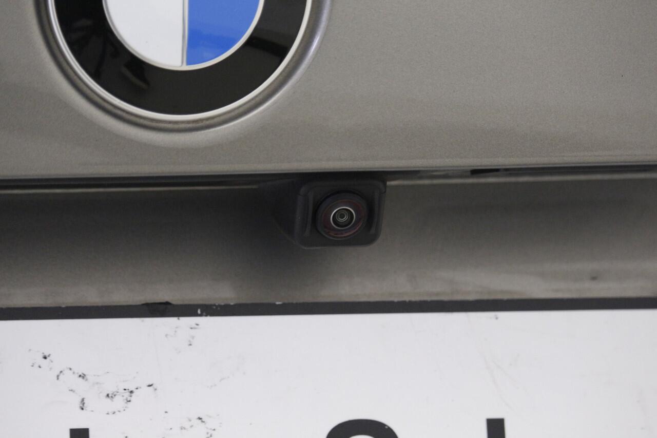 BMW 3-SERIE Touring 318i Sportline | Camera | Stoelverwarming | Hifi | Trekhaak |