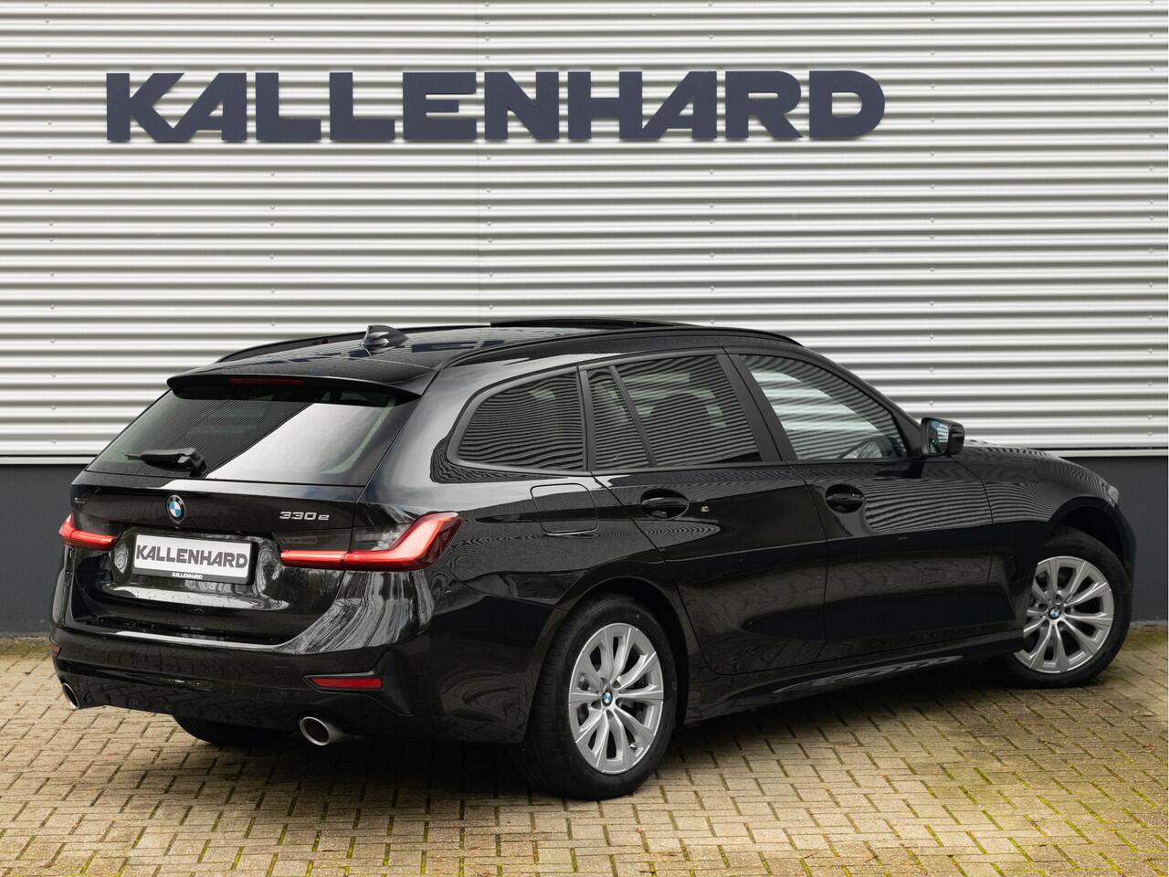 BMW 3-SERIE Touring 330e xDrive - Panorama - ACC - Hifi - Sportstoelen - Stoelverwarming