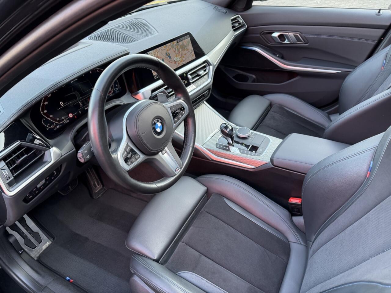 BMW 3-SERIE Touring 330e xDrive M-Sport Pano Laser Memory HUD