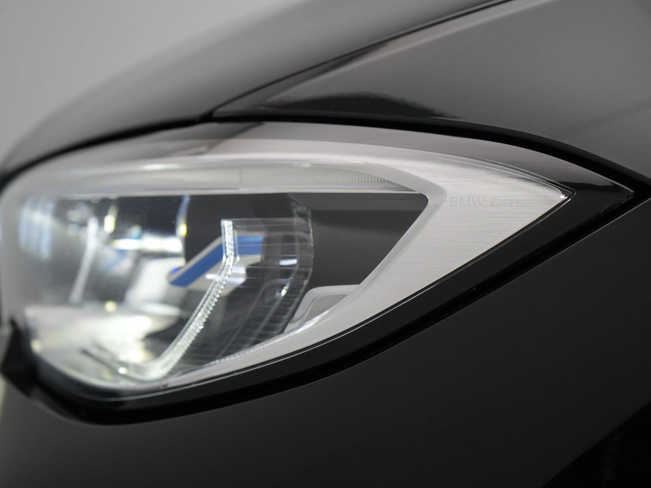 BMW 3-SERIE Touring 330e M Sport Plug In Hybrid 293pk Dealer O.H. PHEV | Trekhaak Af Fabriek | Panodak | Head Up | Adaptive Cruise | 360 Camera | Laser LED | Lederen Sportstoelen Memory & Verwarmd | Apple Carplay | Sfeerverlichting | 19"L.M |