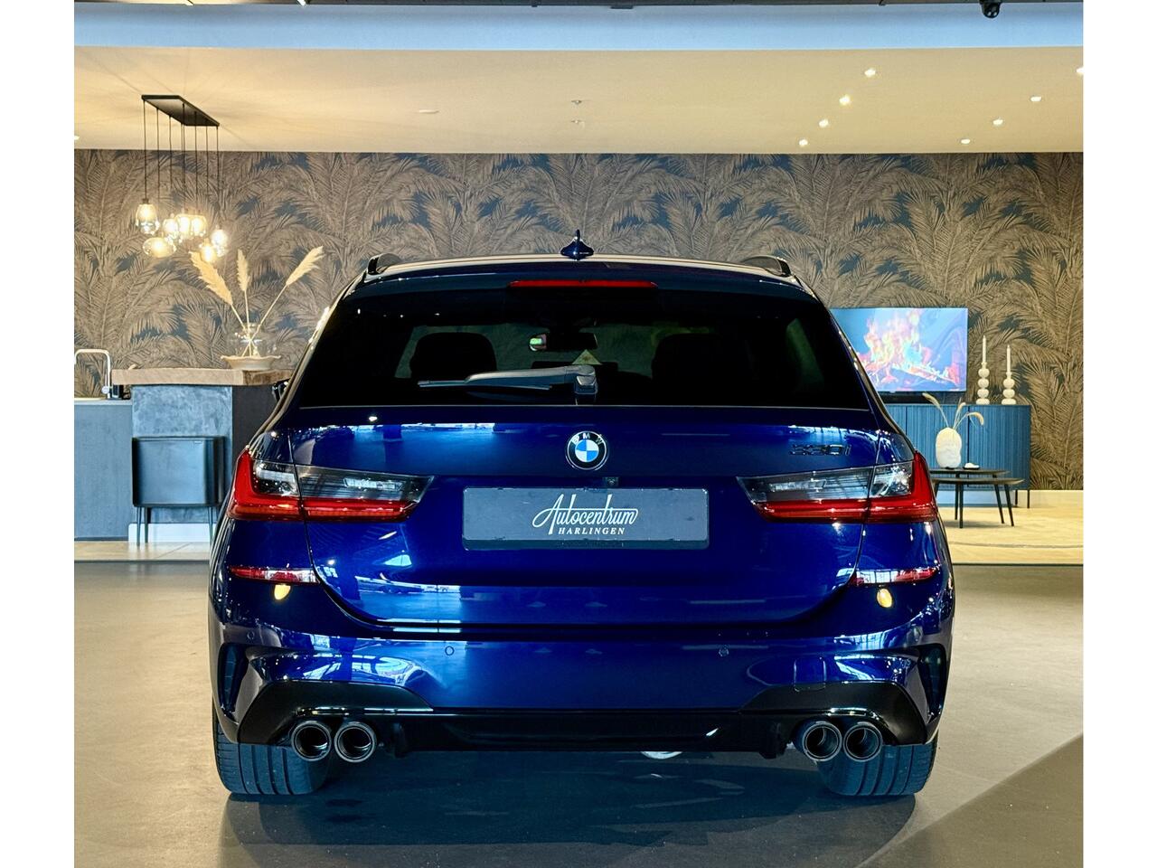 BMW 3-SERIE Touring 330i High Exe I M-Sport I Pano I Individual