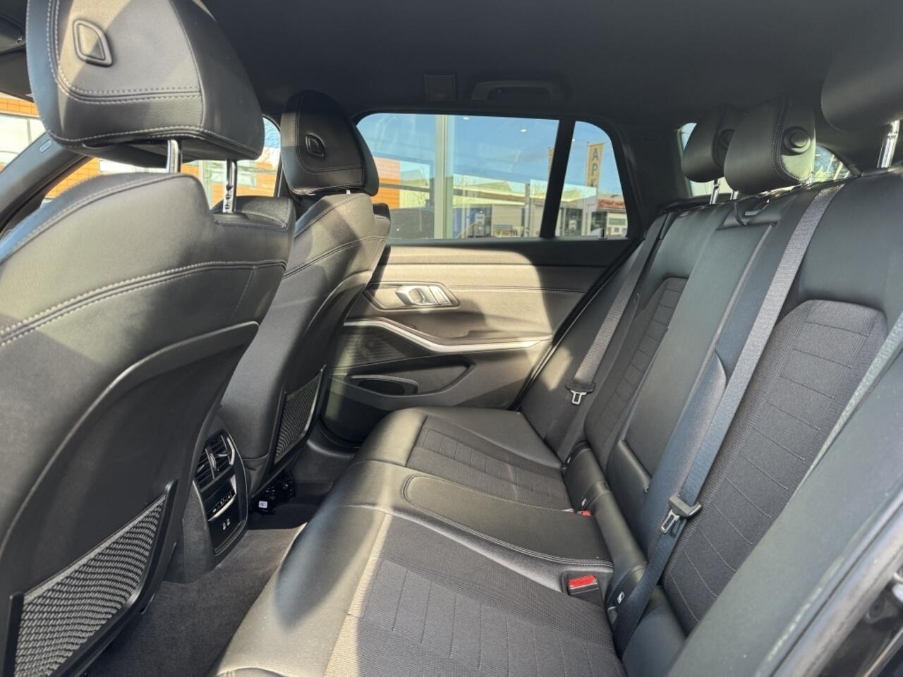 BMW 3-SERIE Touring 320e