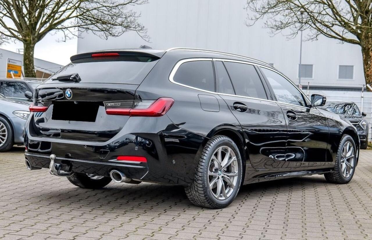 BMW 3-SERIE Touring 320d 190 PK ACC Trekhaak Sportstoelen LED Camera