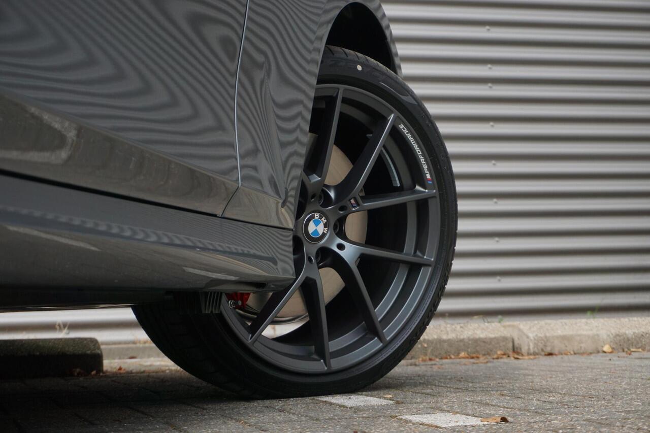 BMW 3-SERIE Touring 330e M Sportpakket Pro | Comfort Pack | HiFi System | Extra getint glas in achterportierruiten en achterruit | Achteruitrijcamera | Ekris Selection