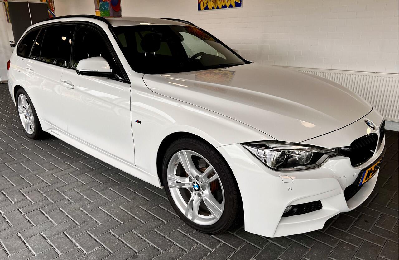 BMW 3-SERIE Touring 318i M Sport / Stoelverwarming / LED / PDC