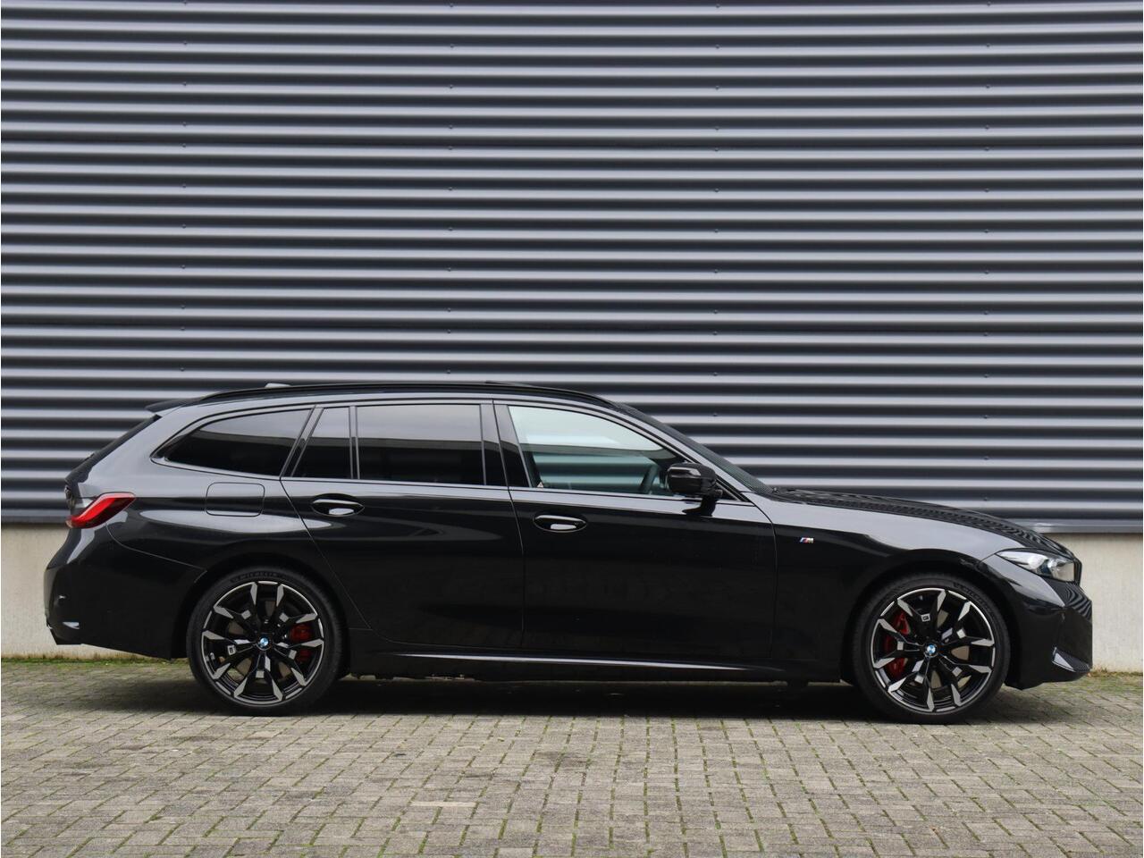 BMW 3-SERIE Touring 330e | M Sportpakket Pro | Panodak | Harman Kardon | Trekhaak | Comfort Access | Adaptive Cruise Control | Adaptieve LED Koplampen | 19'' LMV