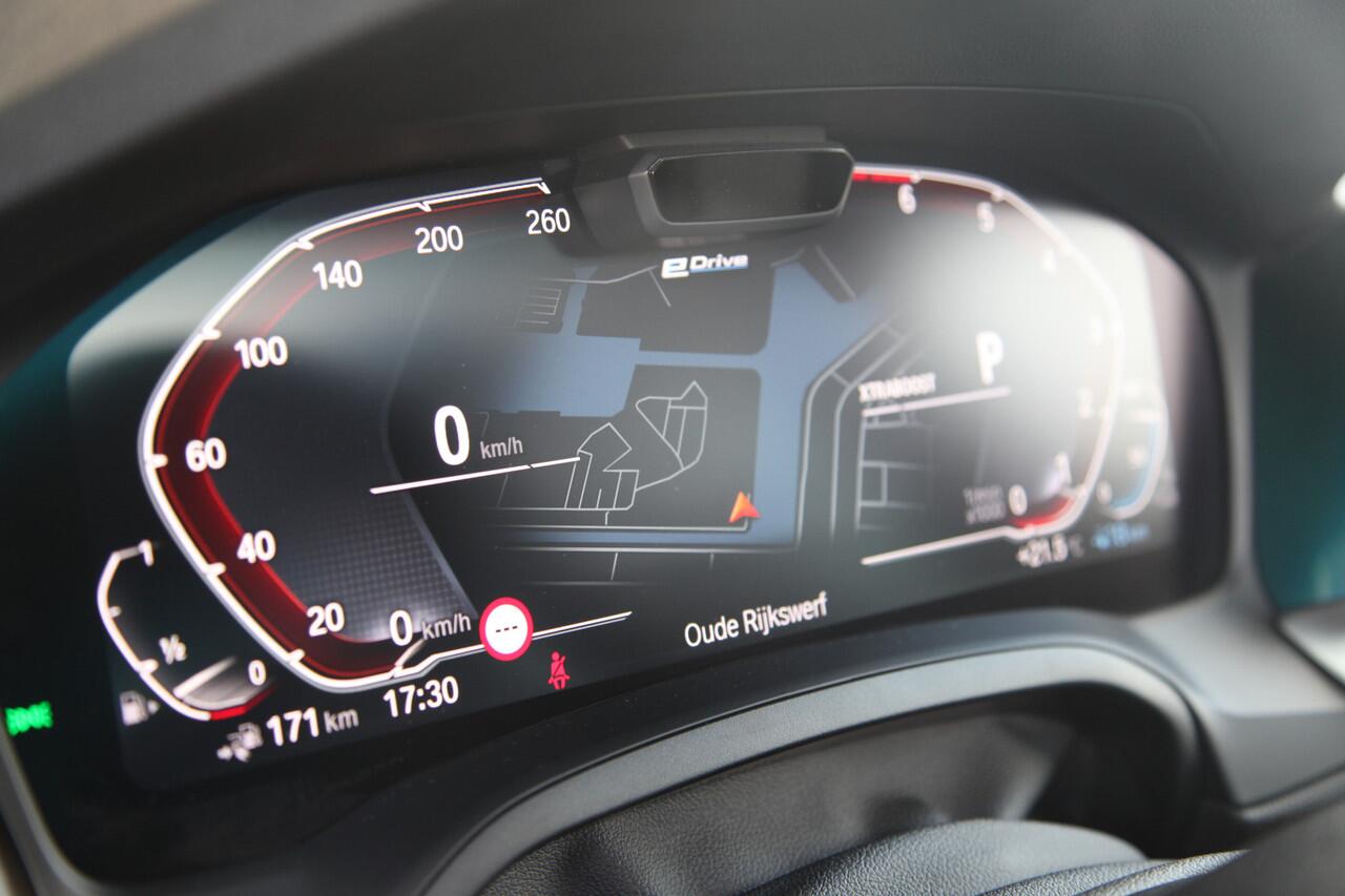 BMW 3-SERIE 330e M Sport HD/Adaptive/trekhaak/laser/Memory