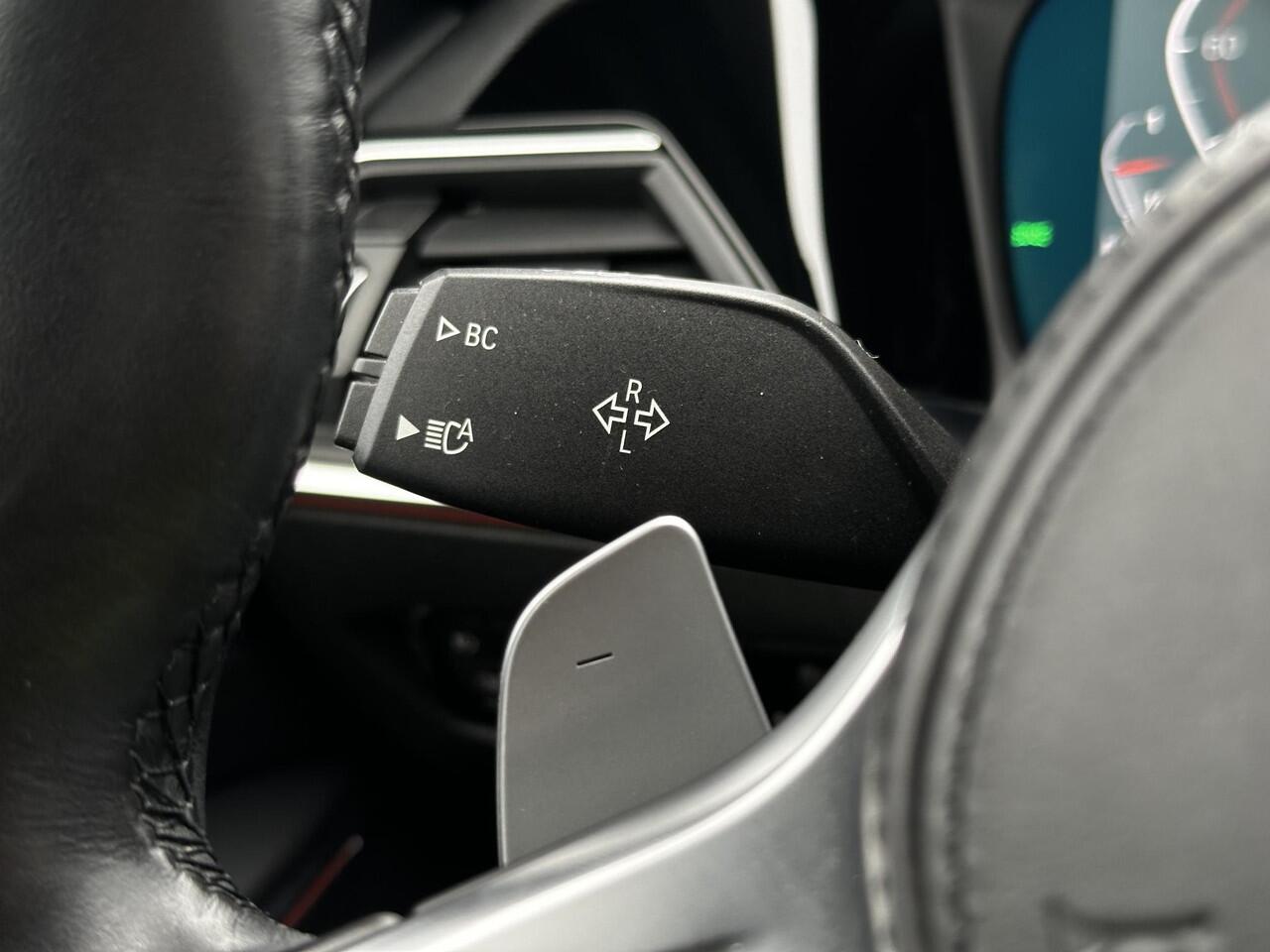 BMW 3-SERIE Touring 320i Corporate Executive | M-Sport onderstel | Sporstoelen | Trekhaak |