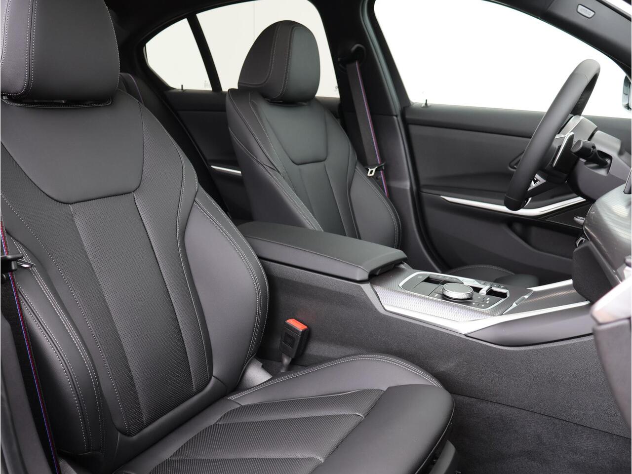 BMW 3-SERIE 320i M Sportpakket Pro | Innovation Pack ll