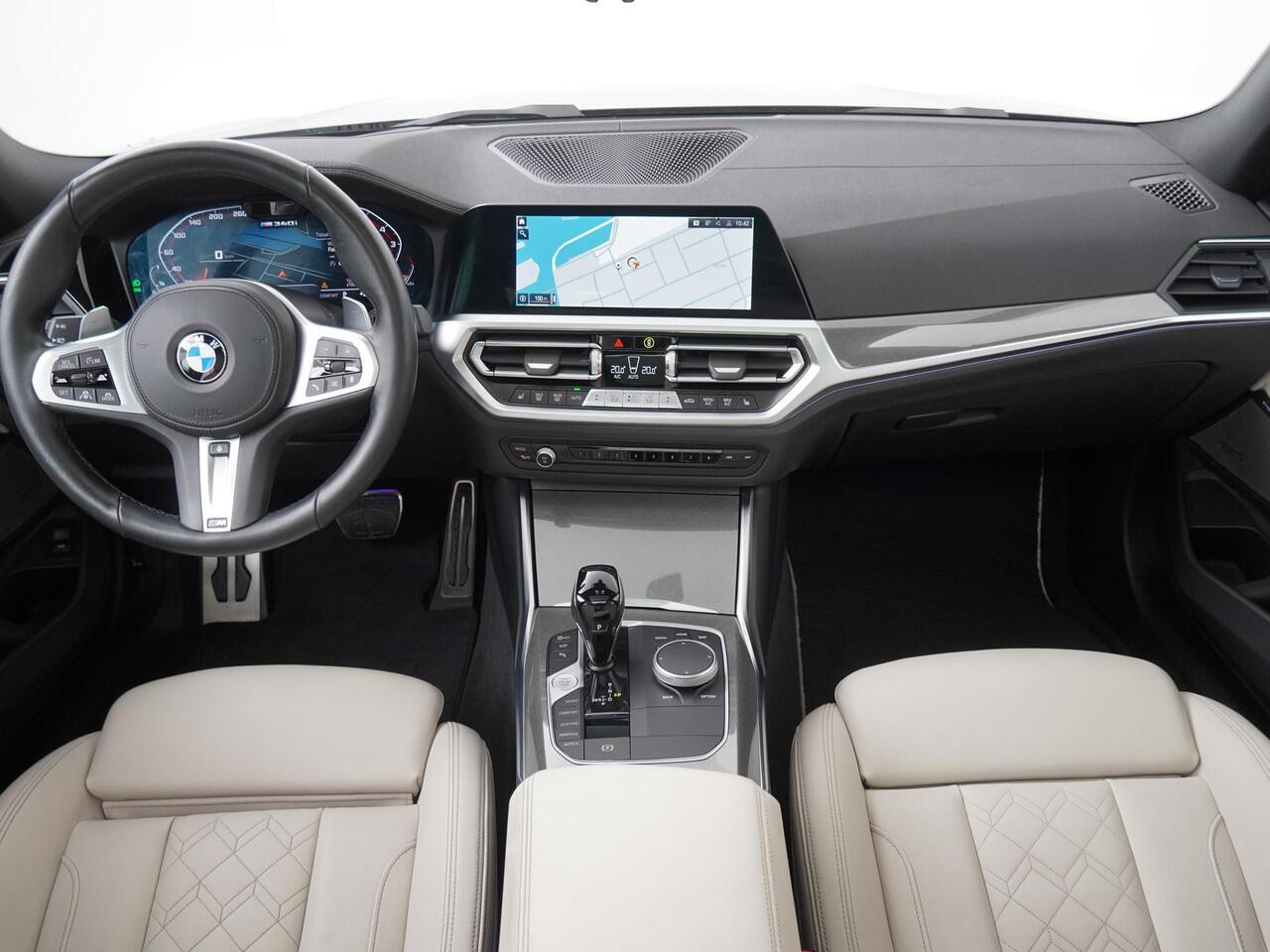 BMW 3-SERIE Touring M340i xDrive | Trekhaak | Head-Up | Panoramadak | Elektrische stoelen | Harman Kardon |