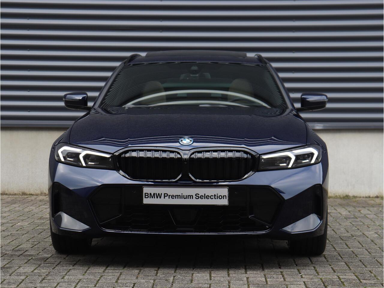 BMW 3-SERIE Touring 330e | High Executive | M Sportpakket Pro | Panodak | Head-Up | Elektr. Stoelen | Harman Kardon | Parking Assistant Plus | Adaptive Cruise Control | 19'' LMV
