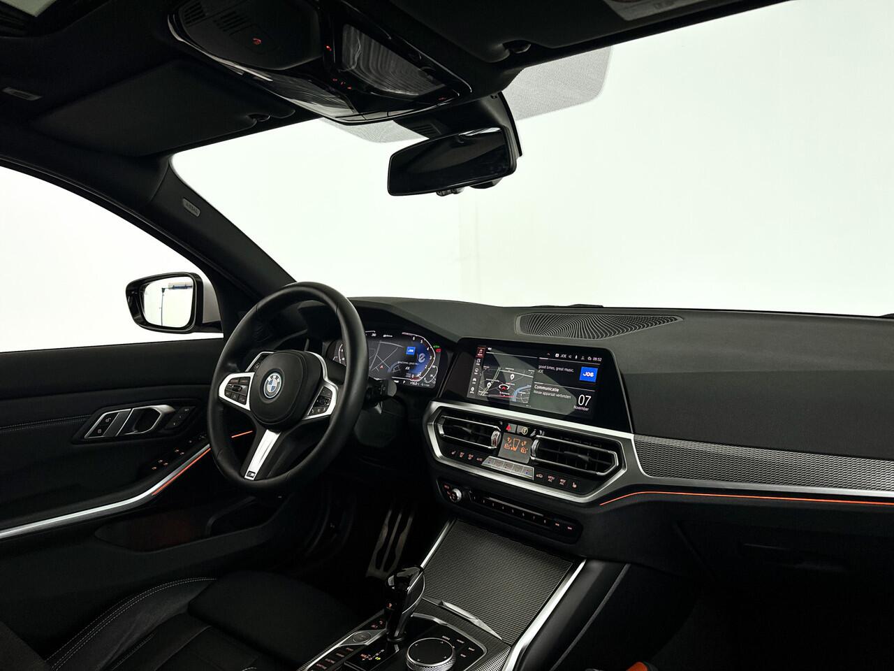 BMW 3-SERIE Touring 330e Business Edition Plus | Panoramadak | 360° camera | Stoel- en Stuurverwarming | Harman Kardon | Head-up Display