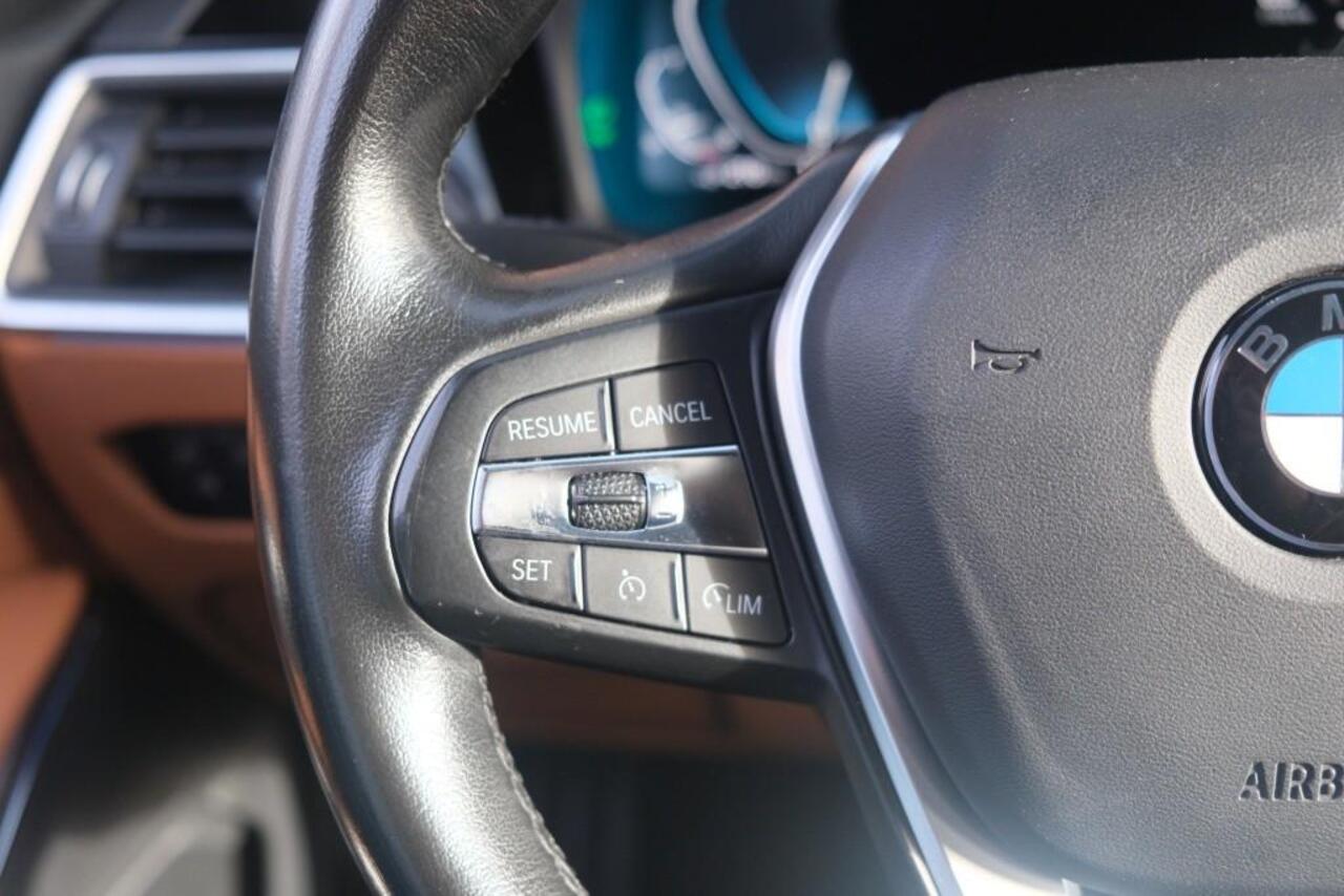 BMW 3-SERIE 330e eDrive 292pk Edition | Navi | App Connect | Climate | Cruise | Camera | Leder | PDC