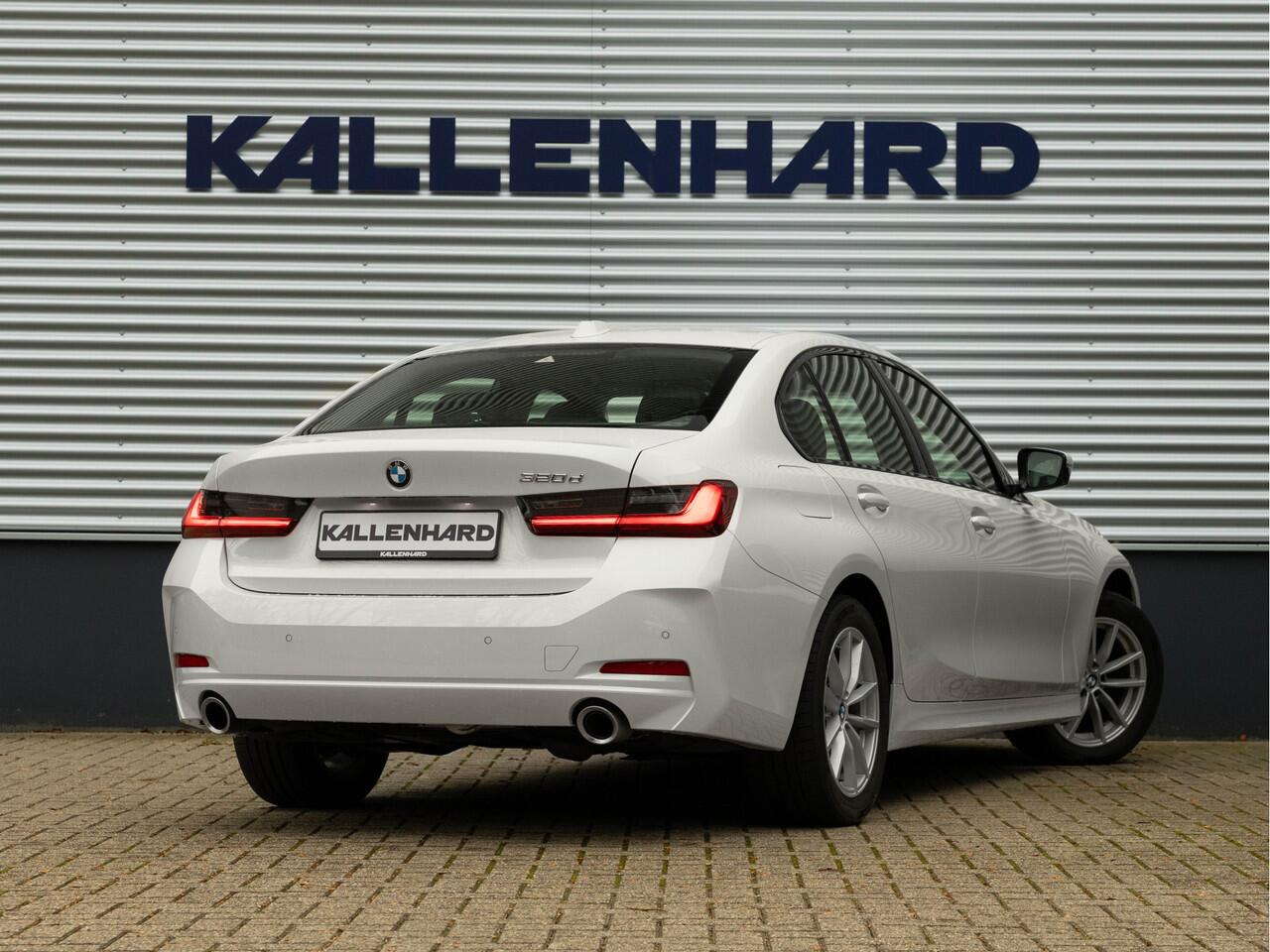 BMW 3-SERIE 320d - Sportstoelen - Trekhaak - 1-Hand - Navigatie - Bluetooth