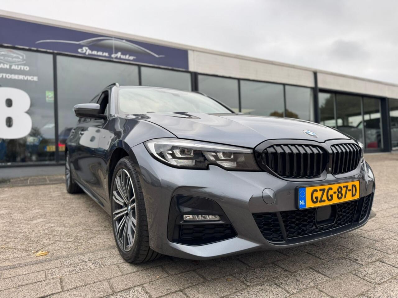 BMW 3-SERIE 330e M-SPORT | PANO | HEAD-UP | HARMAN KARDON | 360 °