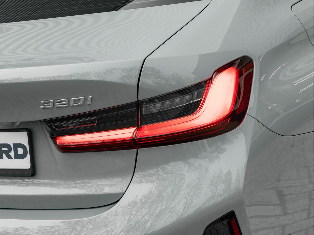 BMW 3-SERIE 320i M-Sport - Active Cruise Control - Stoelverwarming - Camera - Hifi